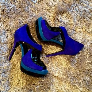 Cute like new sandals.